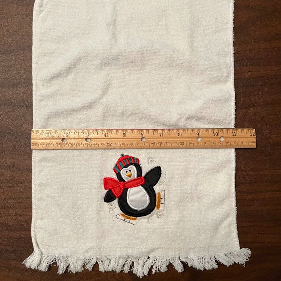 Christmas hand towel set of 2 embroidered design with black basket - Picture 2 of 3